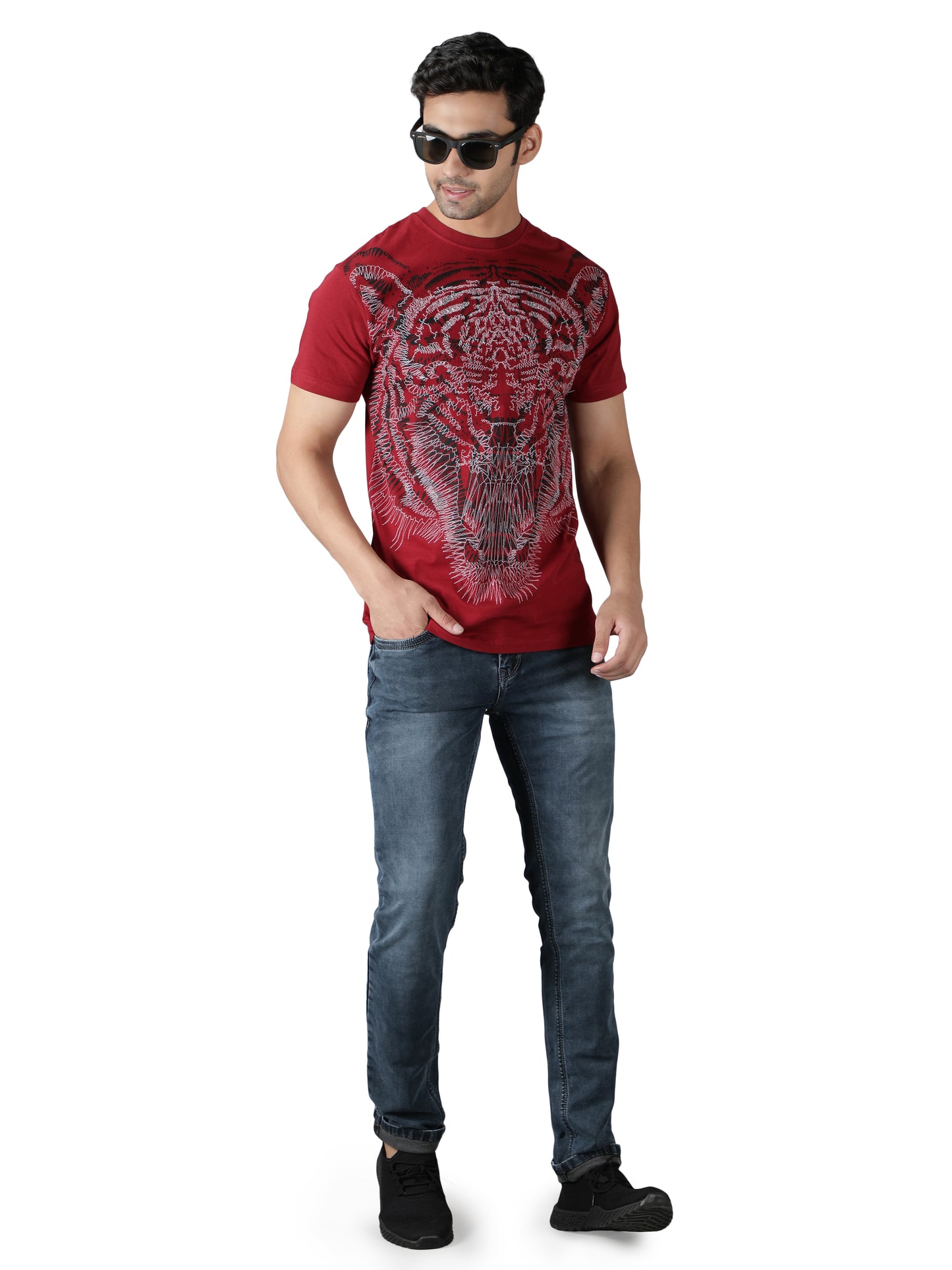 NUEVOSPORTA Men's Cotton Graphic Printed Maroon T-Shirt