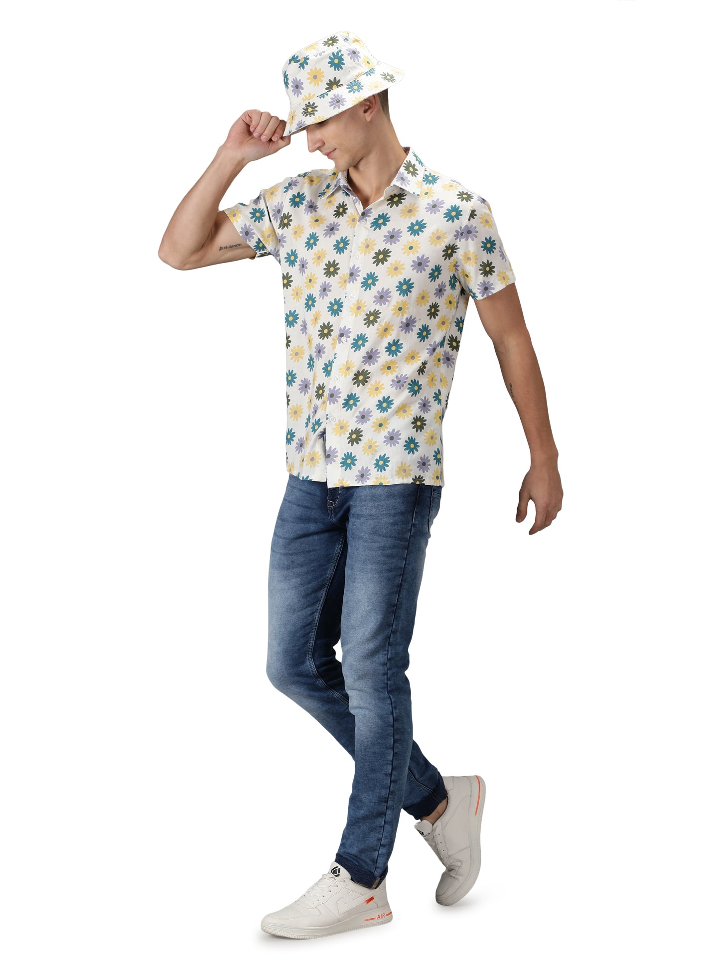 NUEVOSPORTA Men's Flower Printed White Shirt