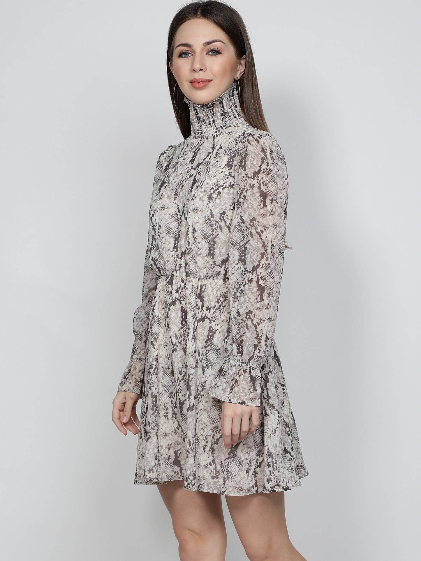 NUEVOSDAMAS Women Georgette Leopard Printed Midi Dress