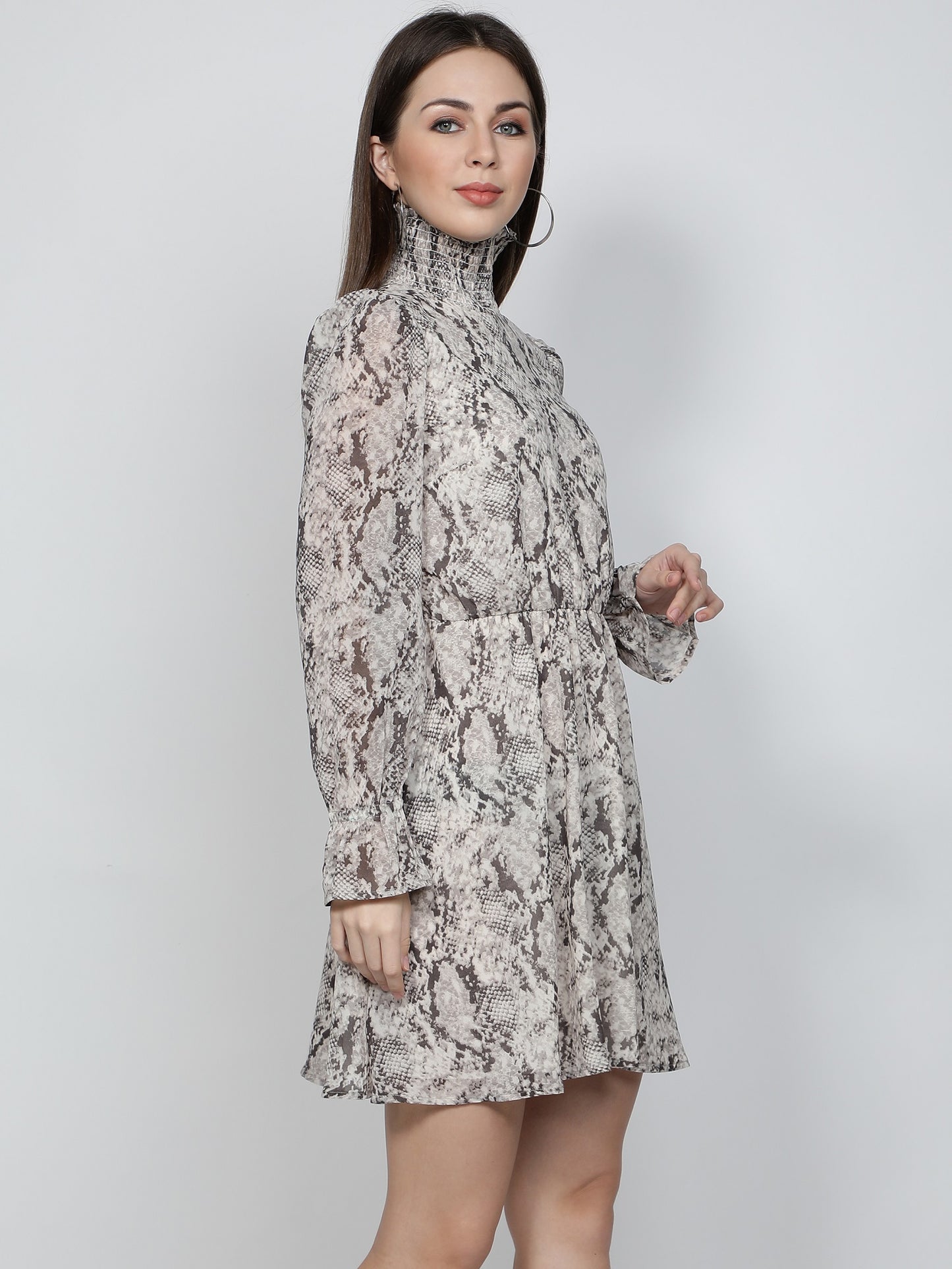 NUEVOSDAMAS Women Georgette Leopard Printed Midi Dress