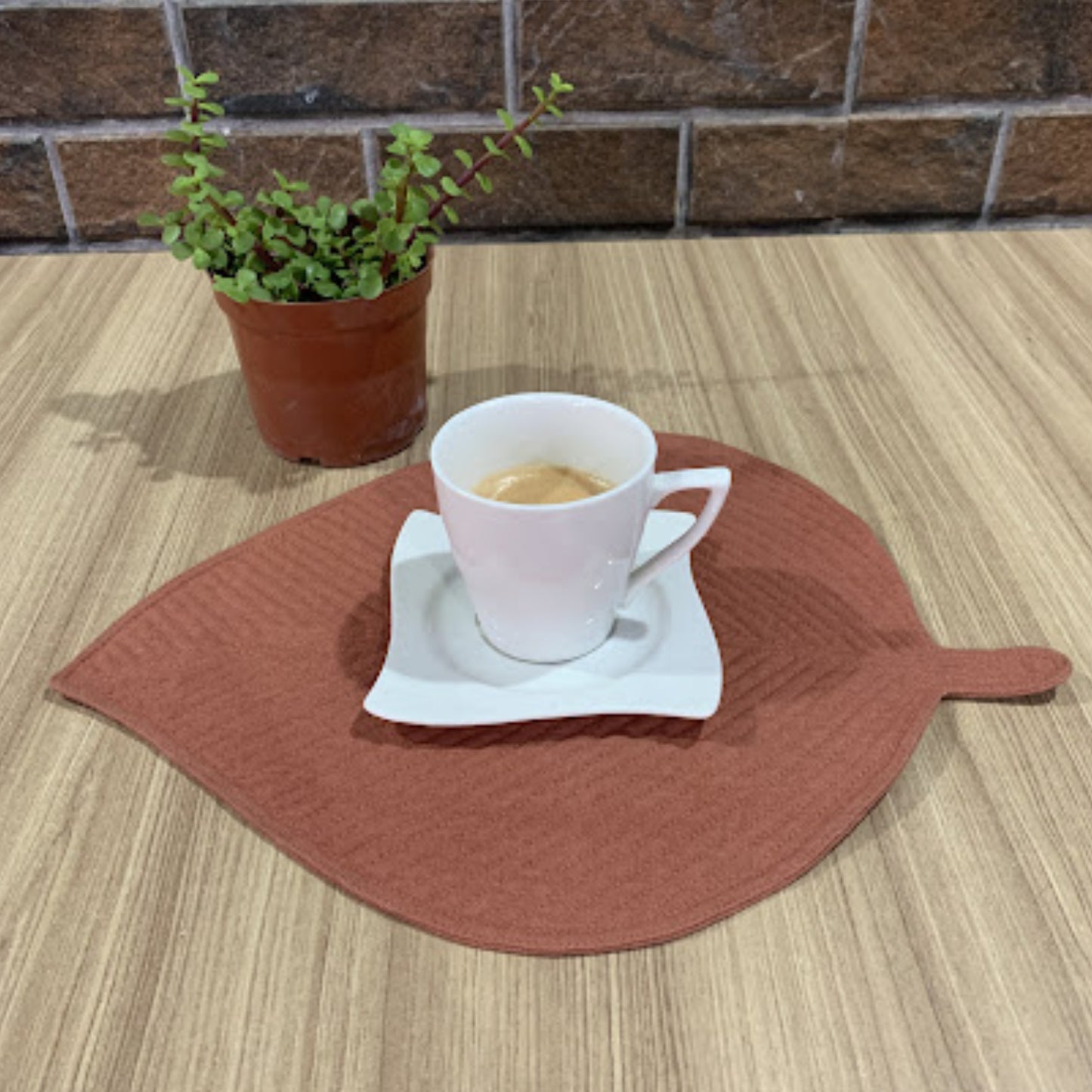 Heat Resistant Leaf Shape Table Placemat (Pack of 3 pcs) - Green/Yellow/Rust